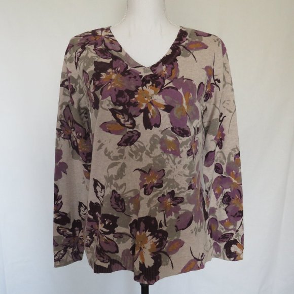 NWT Croft & Barrow Women’s V-neck Floral Motif Knit Top M - Picture 1 of 11